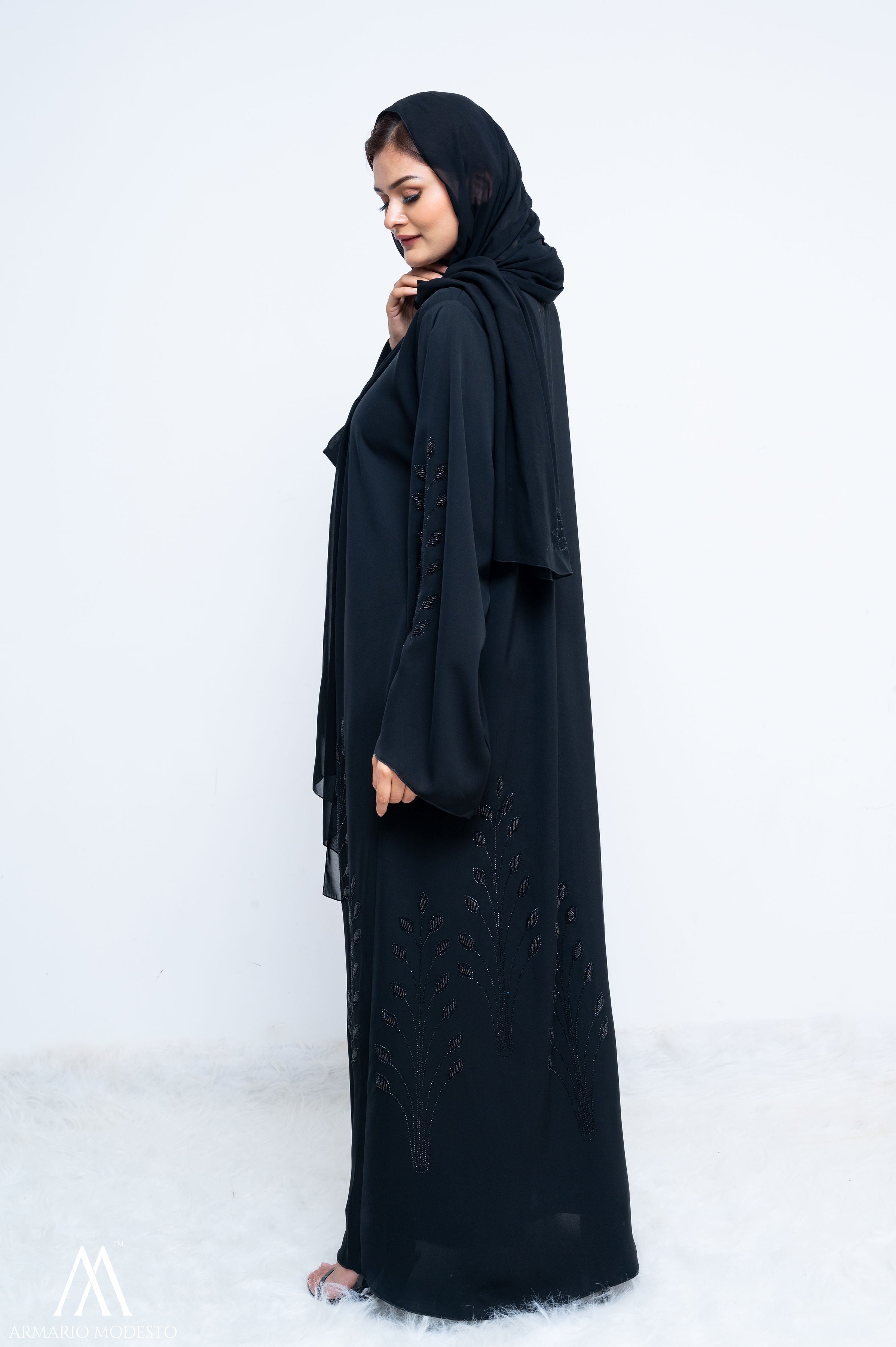 French Beret Abaya – Modest Wear for Women | Armario Modesto