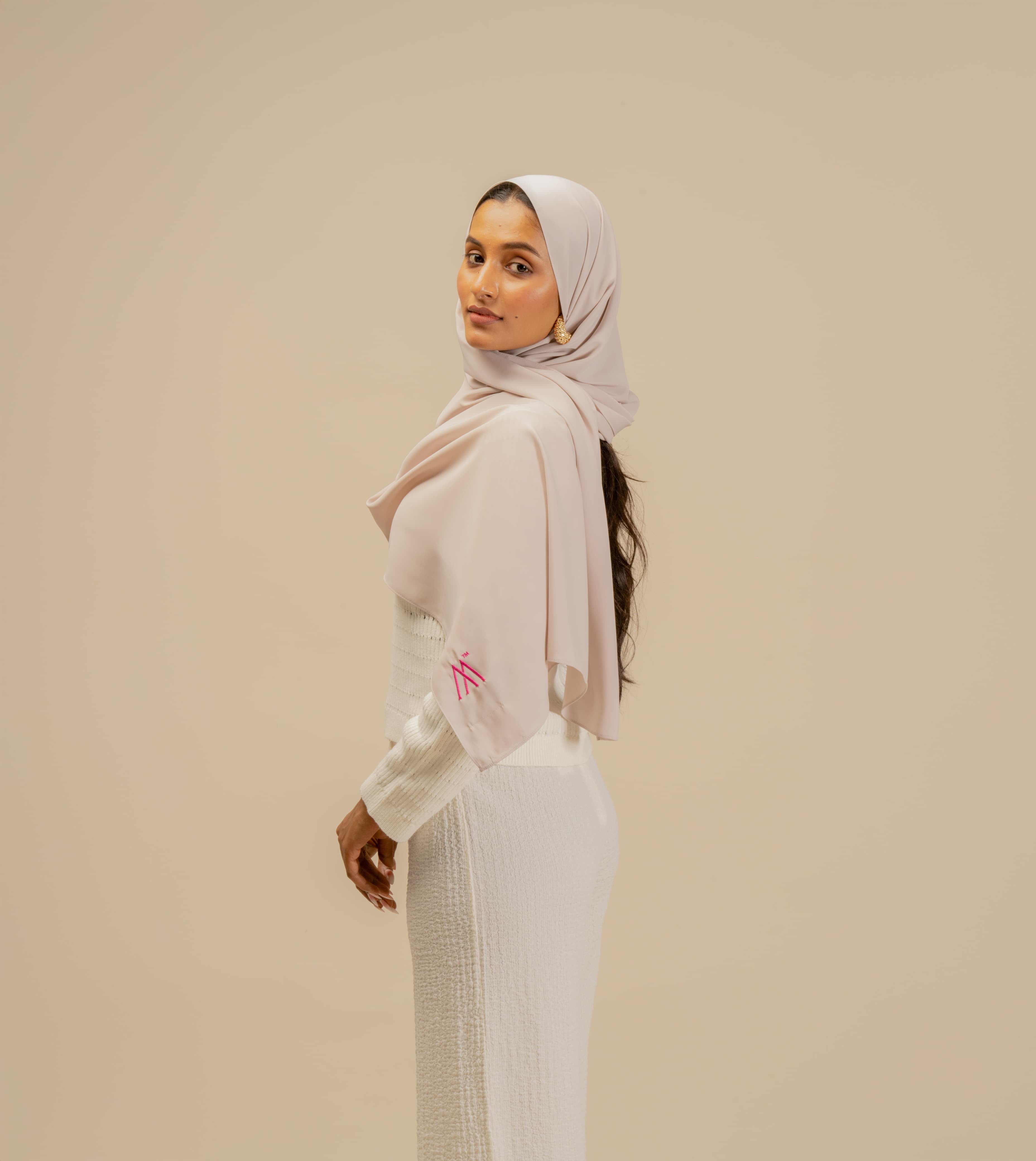 Moon White Premium Chiffon Scarf - Modest Clothing For Women | Armario Modesto