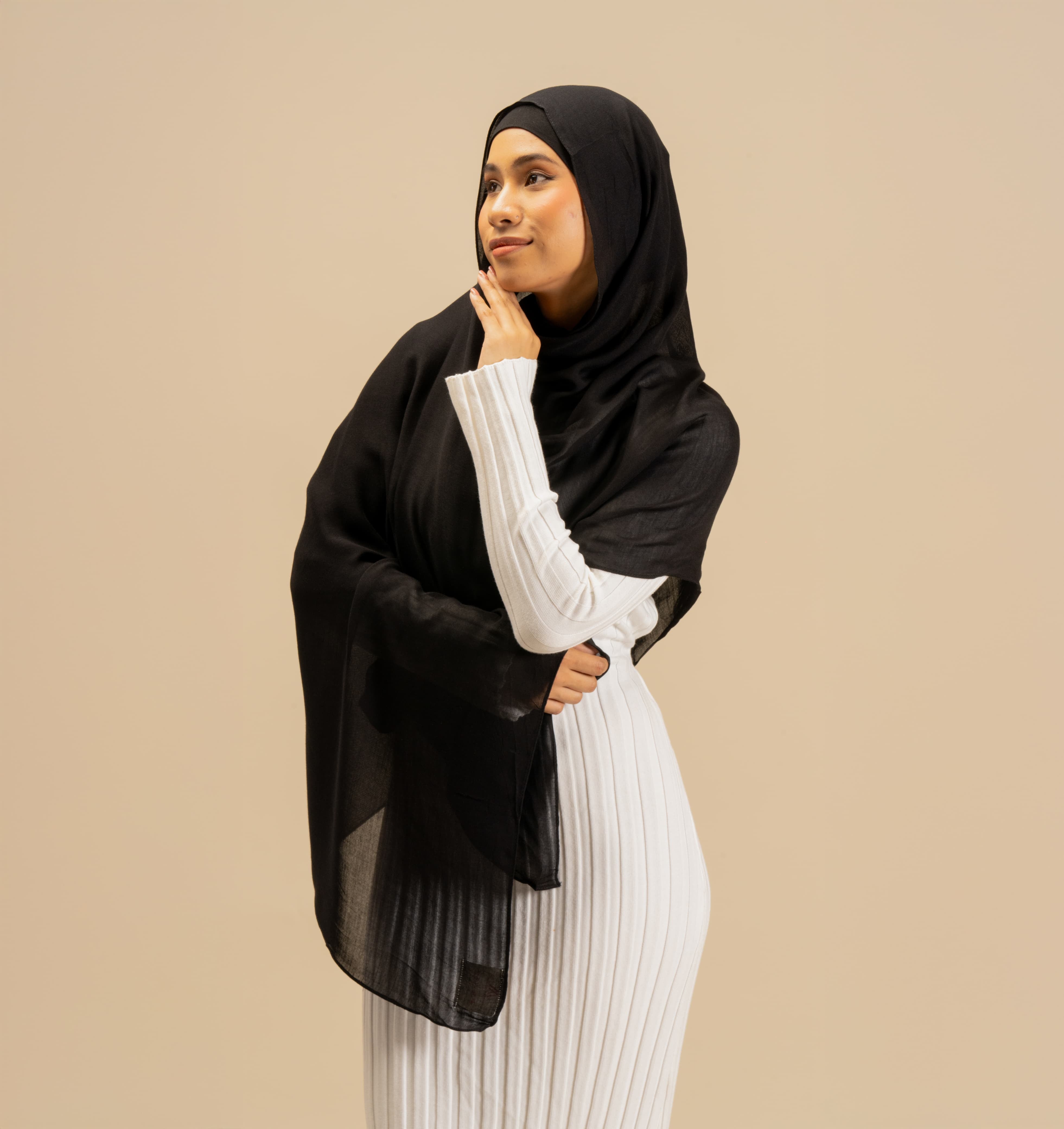 Black Premium Modal Scarf - Modest Clothing For Women | Armario Modesto