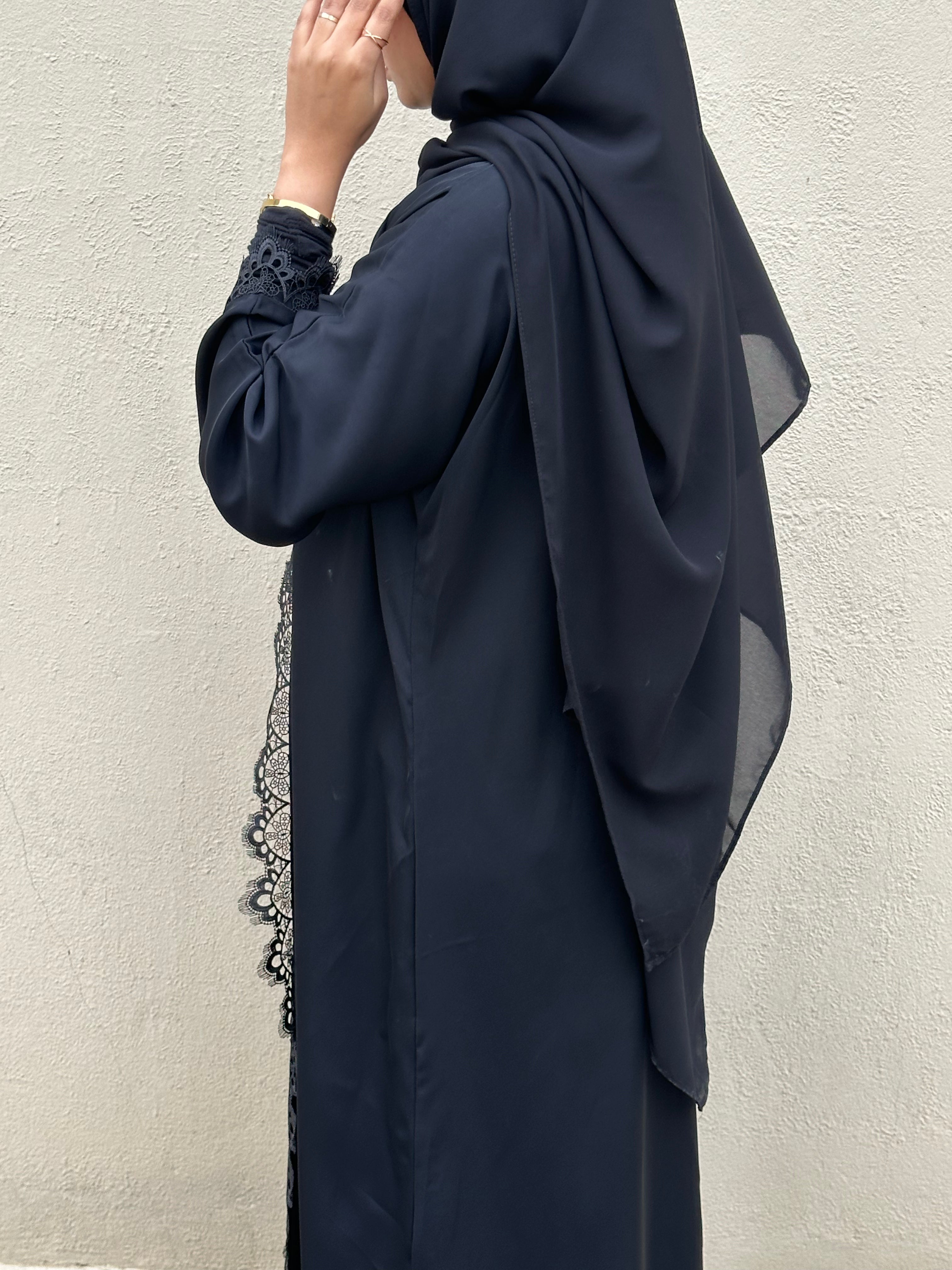 Liquorice Abaya | Modest Wear for Women  – Armario Modesto