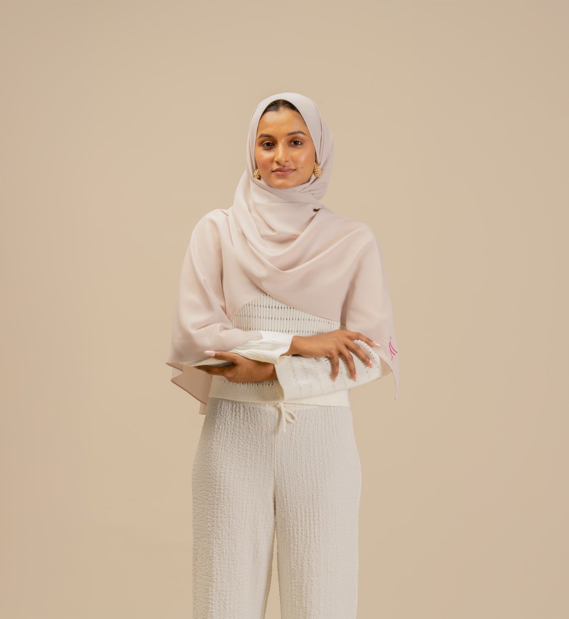 Moon White Premium Chiffon Scarf - Modest Clothing For Women | Armario Modesto