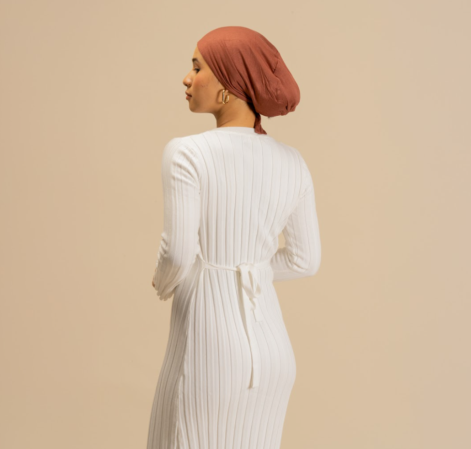 Brick Silk-Blend Satin Under scarf - Modest Clothing For Women | Armario Modesto