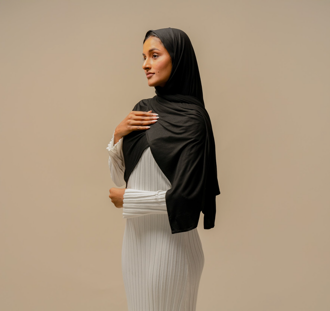 Black Hijab - Modest Wear For Women | Armario Modesto