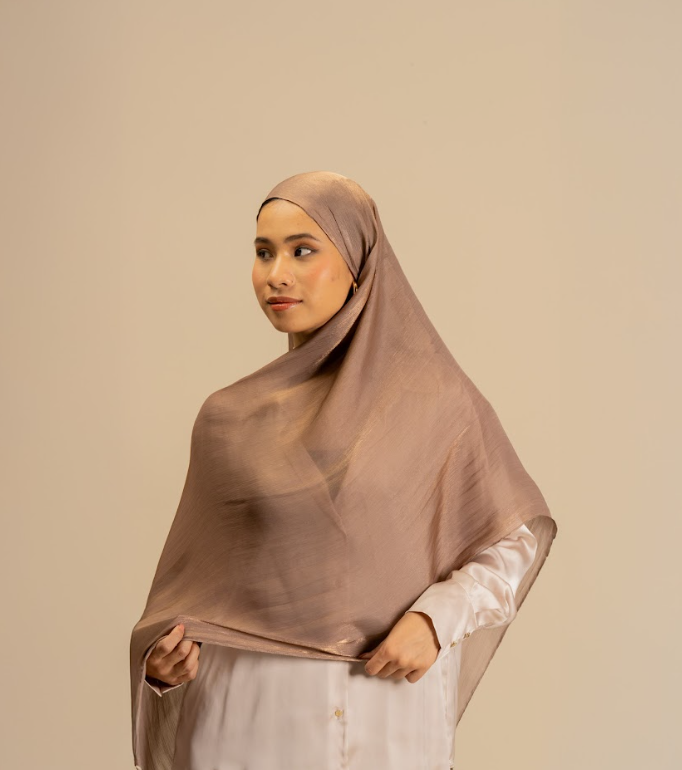 Cedar Brown Organza Hijab - Modest Wear For Women | Armario Modesto