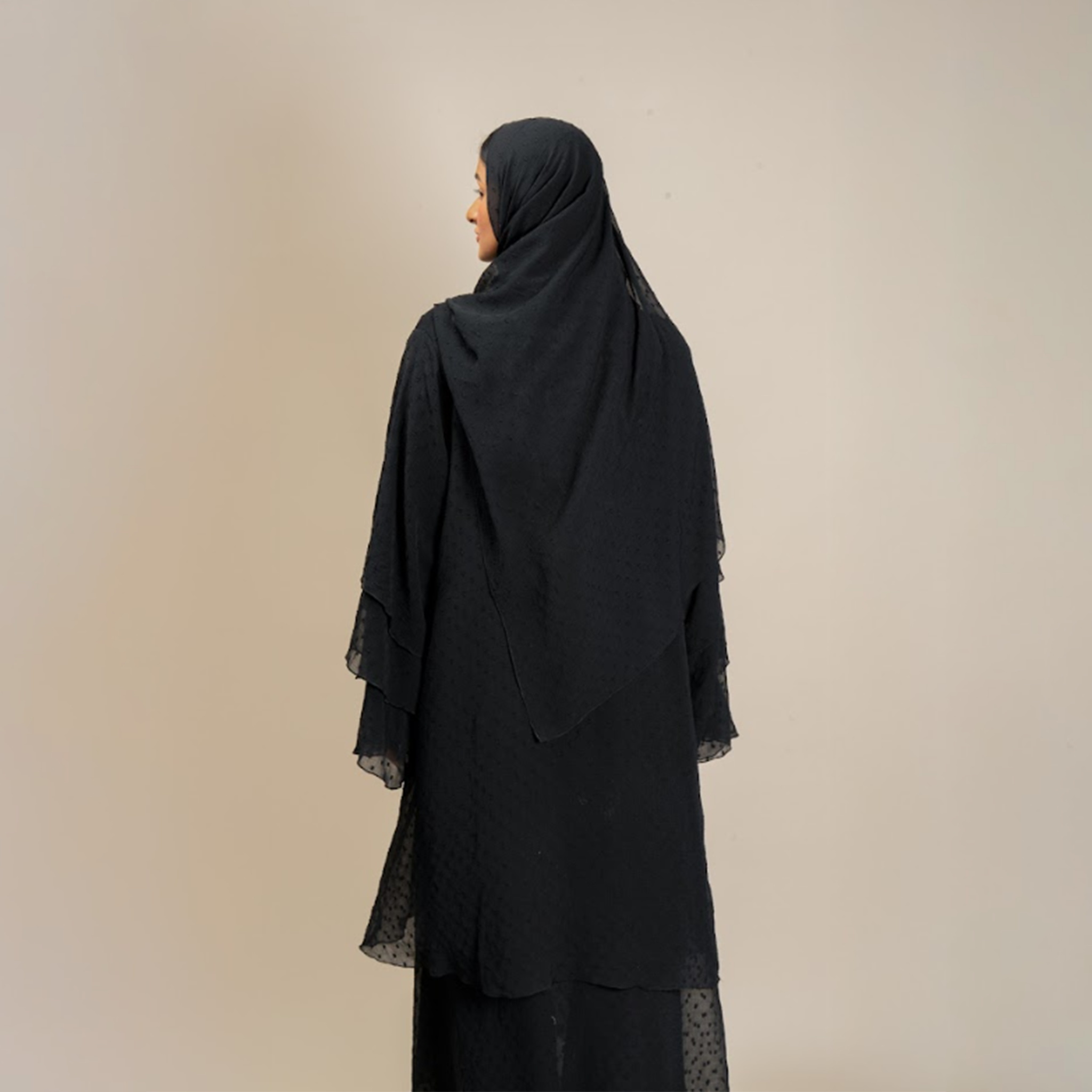 Velora Abaya – luxury abaya design with modest wear for women