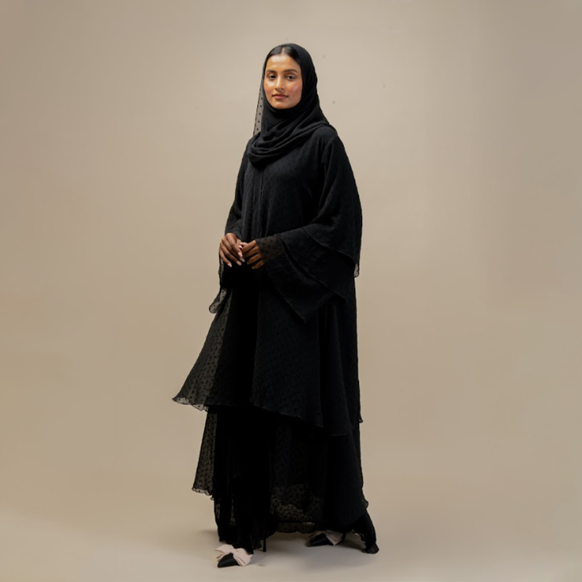 Modest clothing for women – Velora Abaya in jet black fabric

