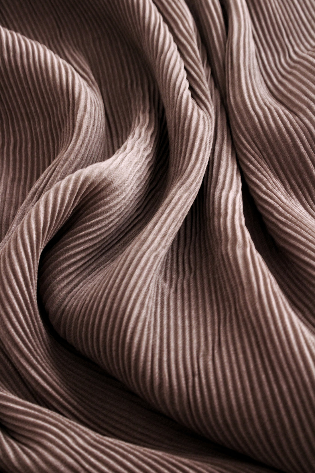 Brunette Crinkle Hijab - Modest Clothing For Women | Armario Modesto