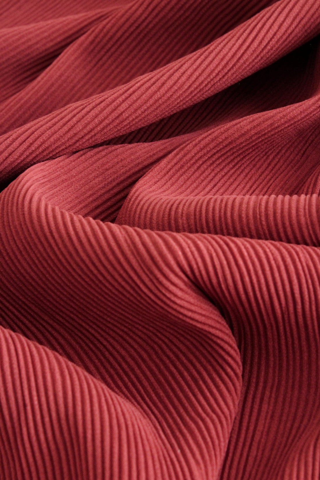 Rosewood Crinkle Hijab - Modest Clothing For Women | Armario Modesto