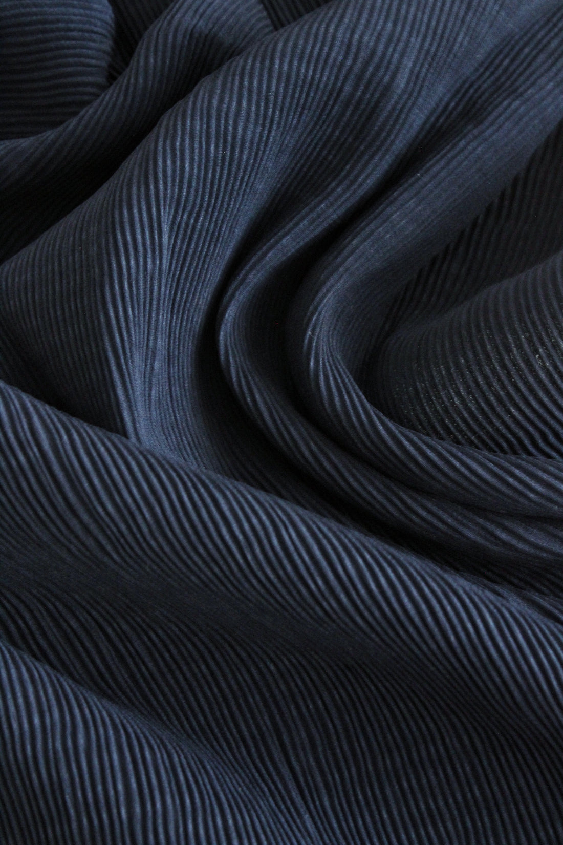 Indigo - Crinkle Hijab - Modest Clothing For Women | Armario Modesto