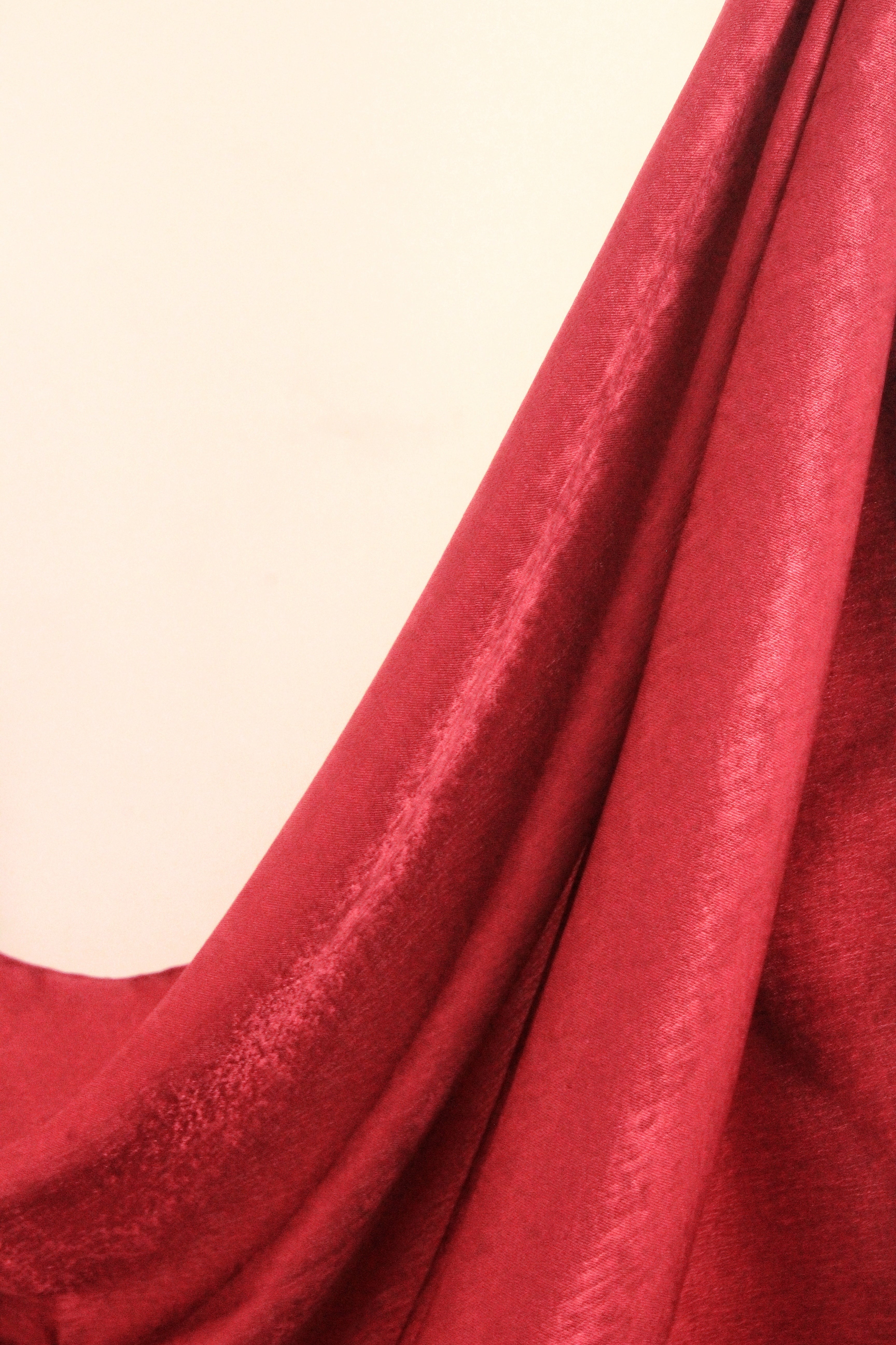 Untamed Velvet Hijab - Modest Clothing For Women | Armario Modesto