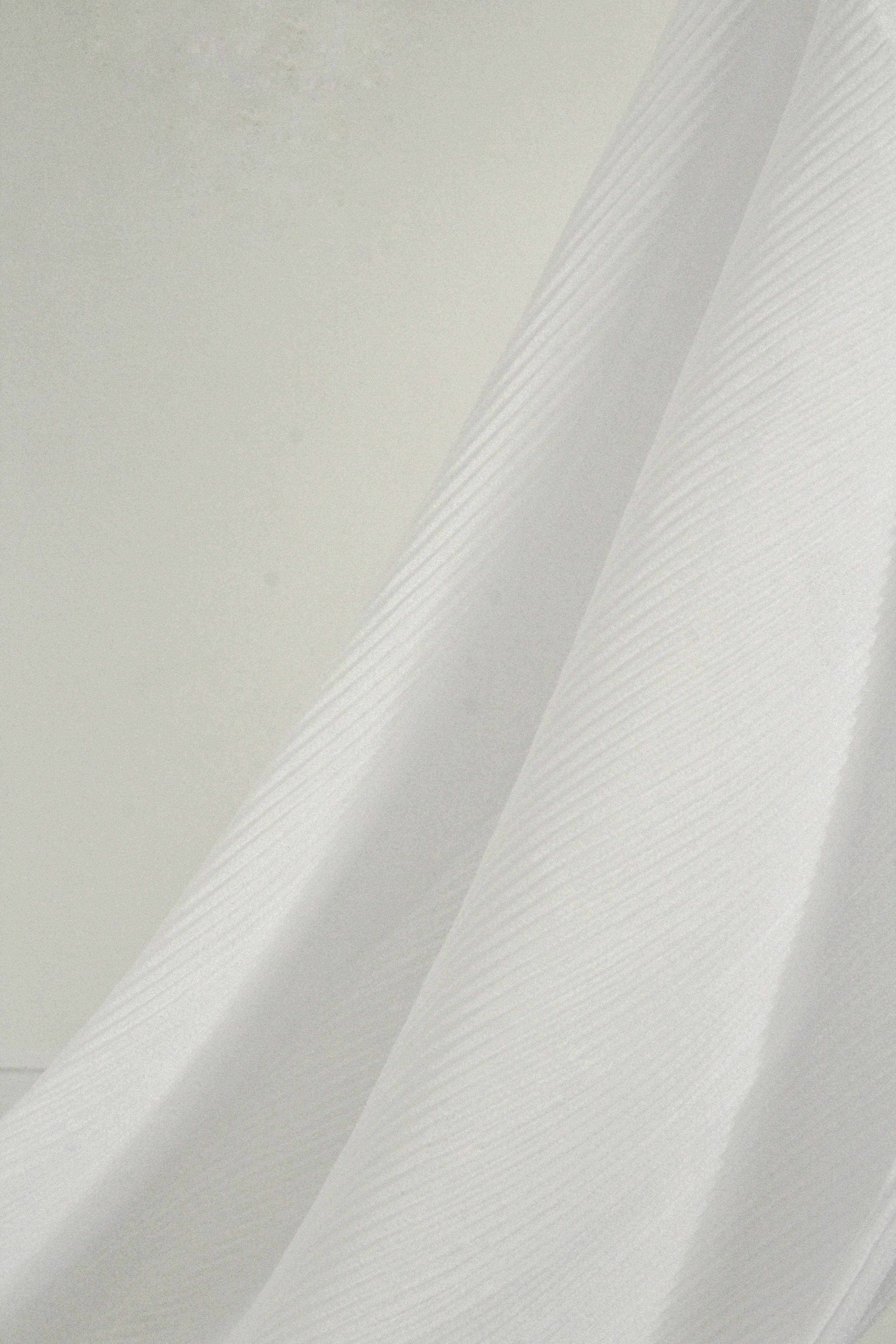 White Crinkle Hijab - Modest Clothing For Women | Armario Modesto