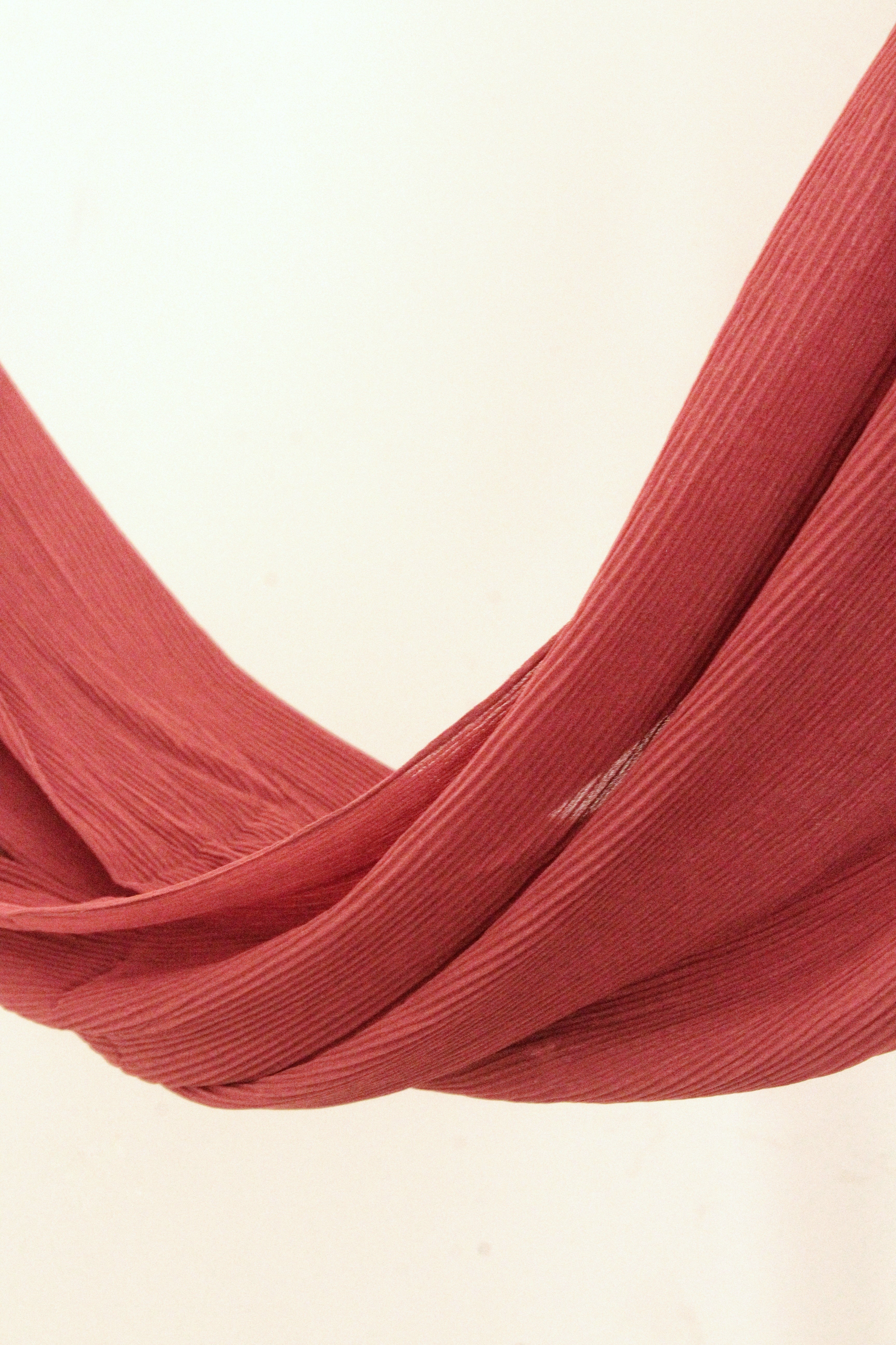 Rosewood Crinkle Hijab - Modest Clothing For Women | Armario Modesto