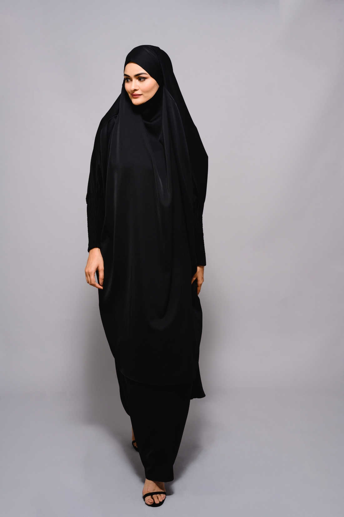 Jet Black Jilbab - Silk Blend Nida - Modest Clothing For Women | Armario Modesto