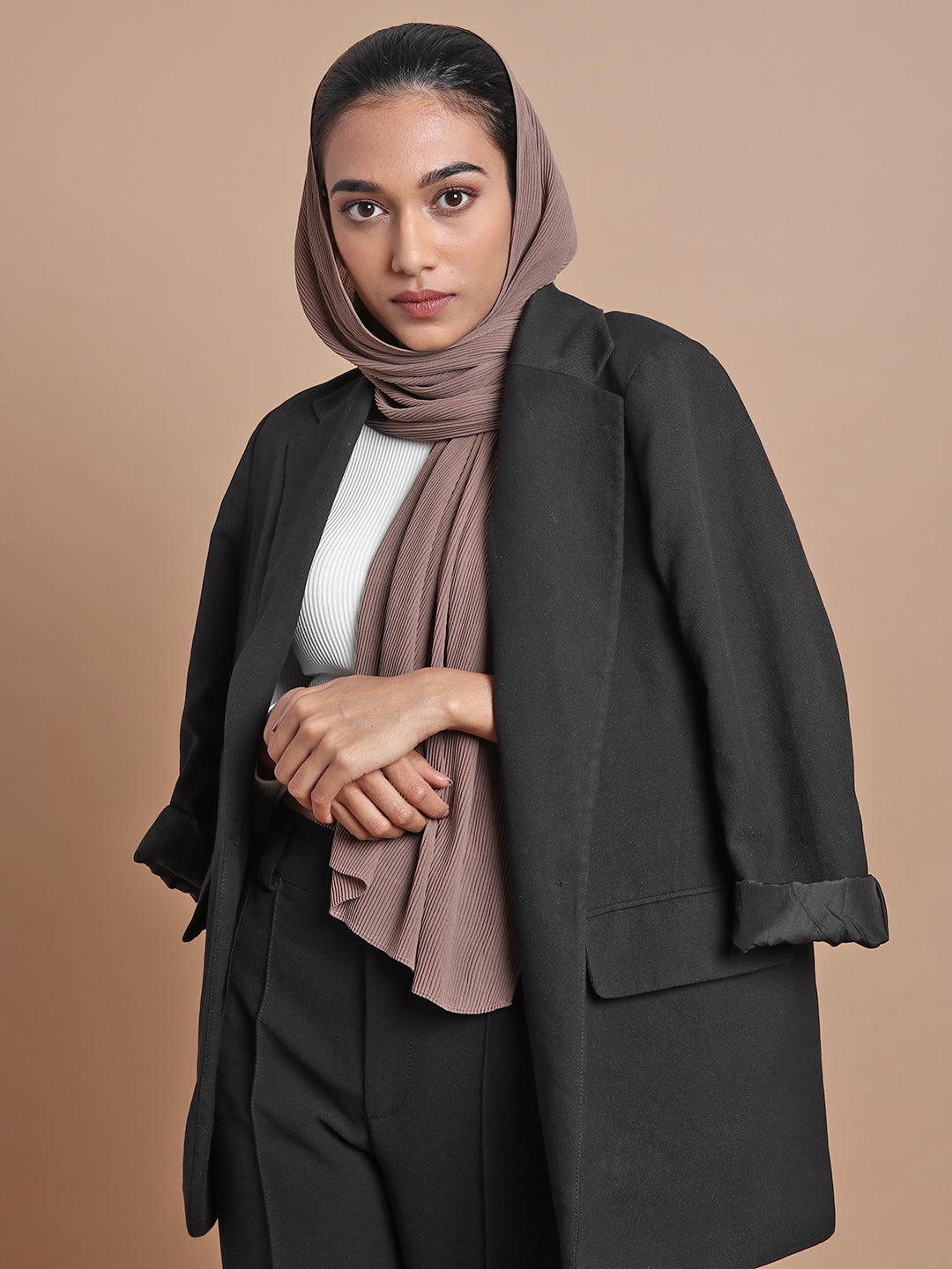 Brunette Crinkle Hijab - Modest Clothing For Women | Armario Modesto