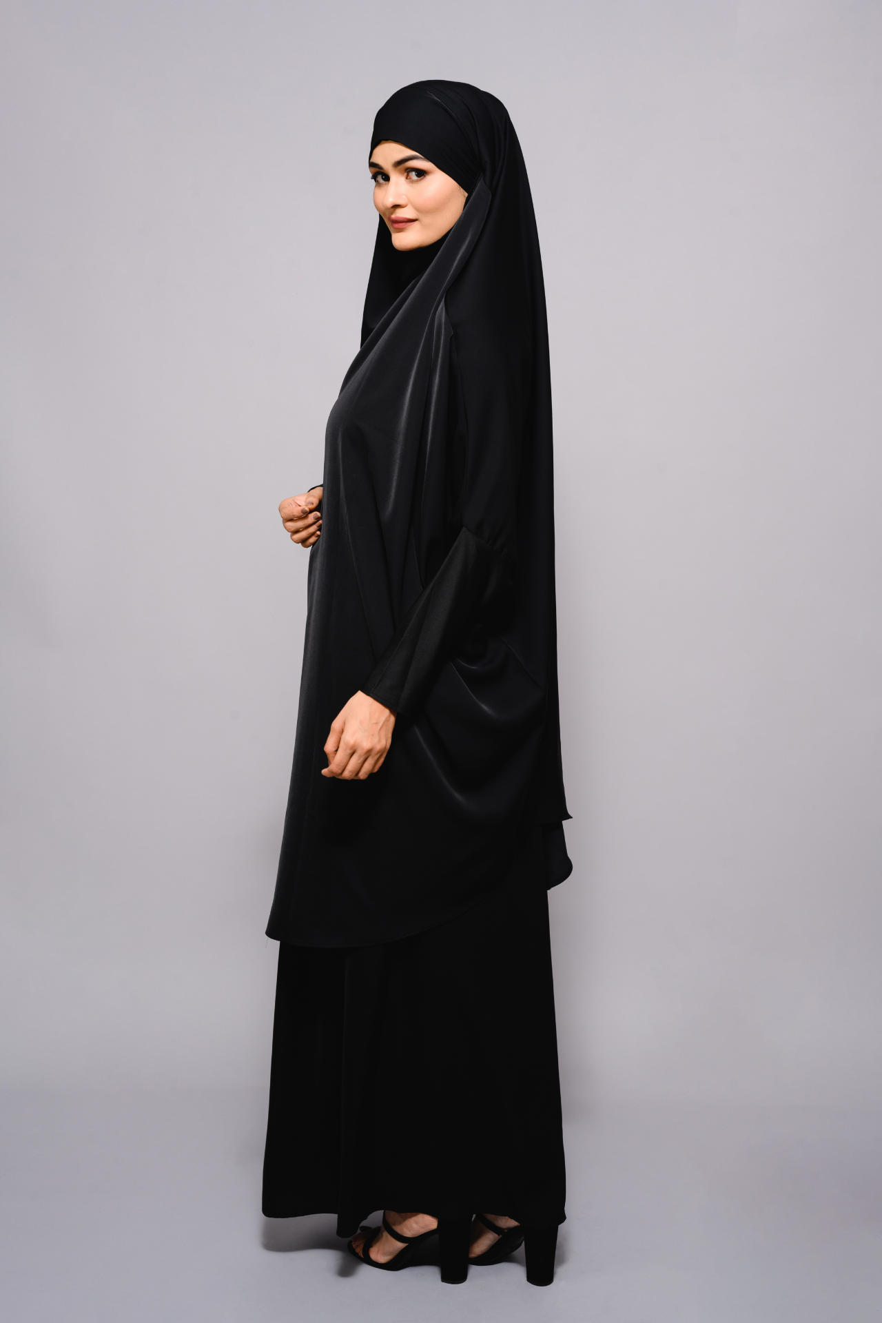 Jet Black Jilbab - Modest Clothing for Women | Armario Modesto