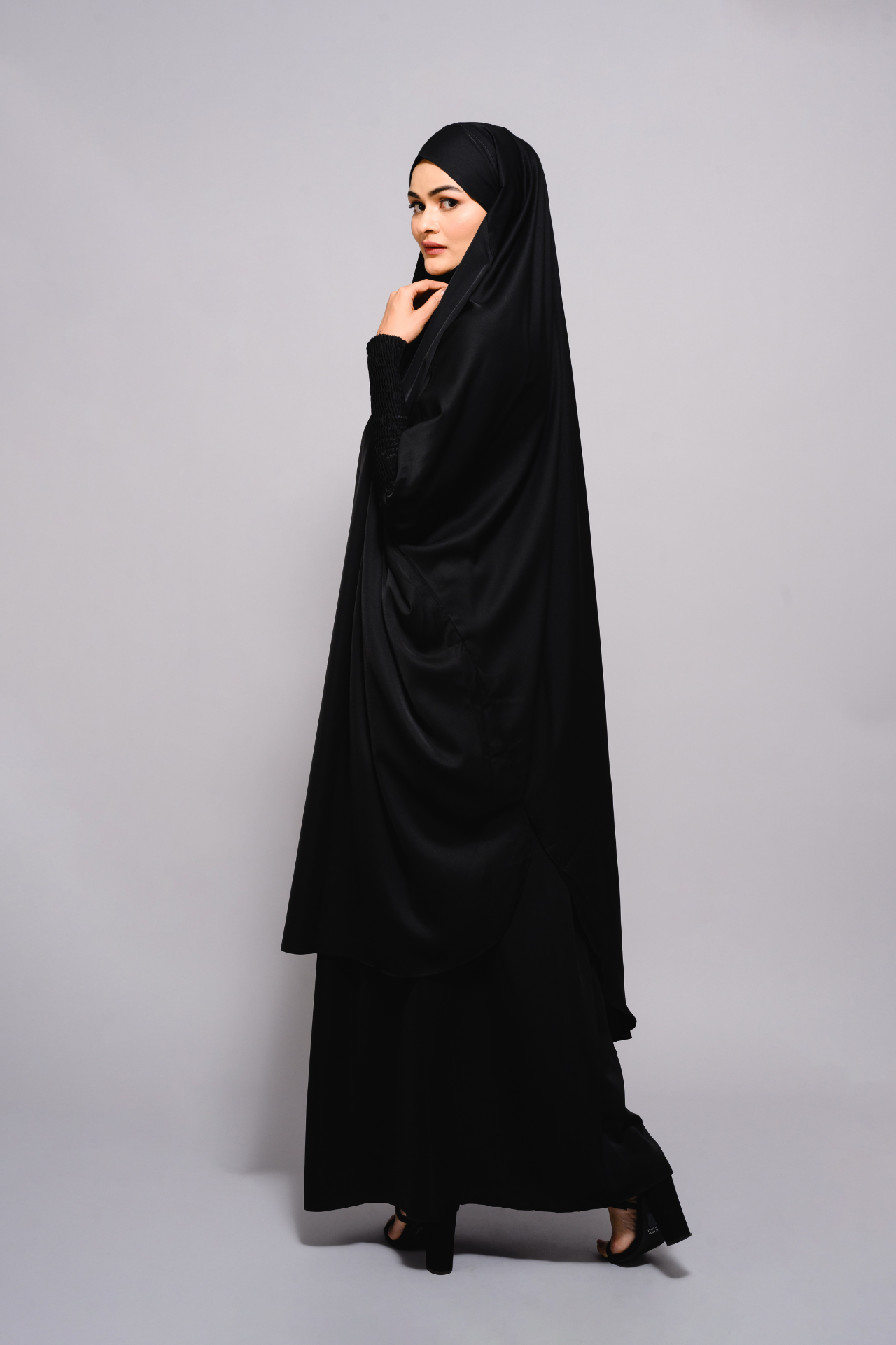 Jet Black Jilbab - Silk Blend Nida - Modest Clothing For Women | Armario Modesto