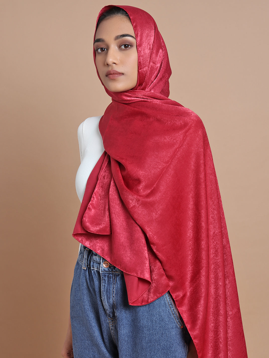 Untamed Velvet Hijab - Modest Clothing For Women | Armario Modesto