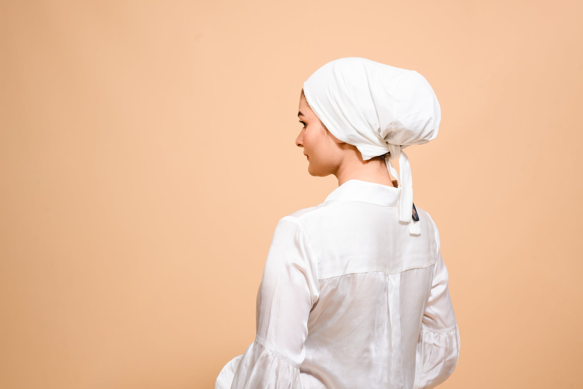 Ivory Silk-Blend Satin Under scarf - Modest Clothing For Women | Armario Modesto